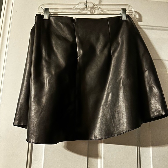 Asos vegan leather mini skirt - sz 16 - Picture 2 of 3